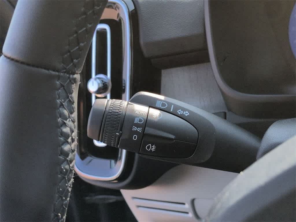 Thumbnail: 2026 Volvo XC40 - 26