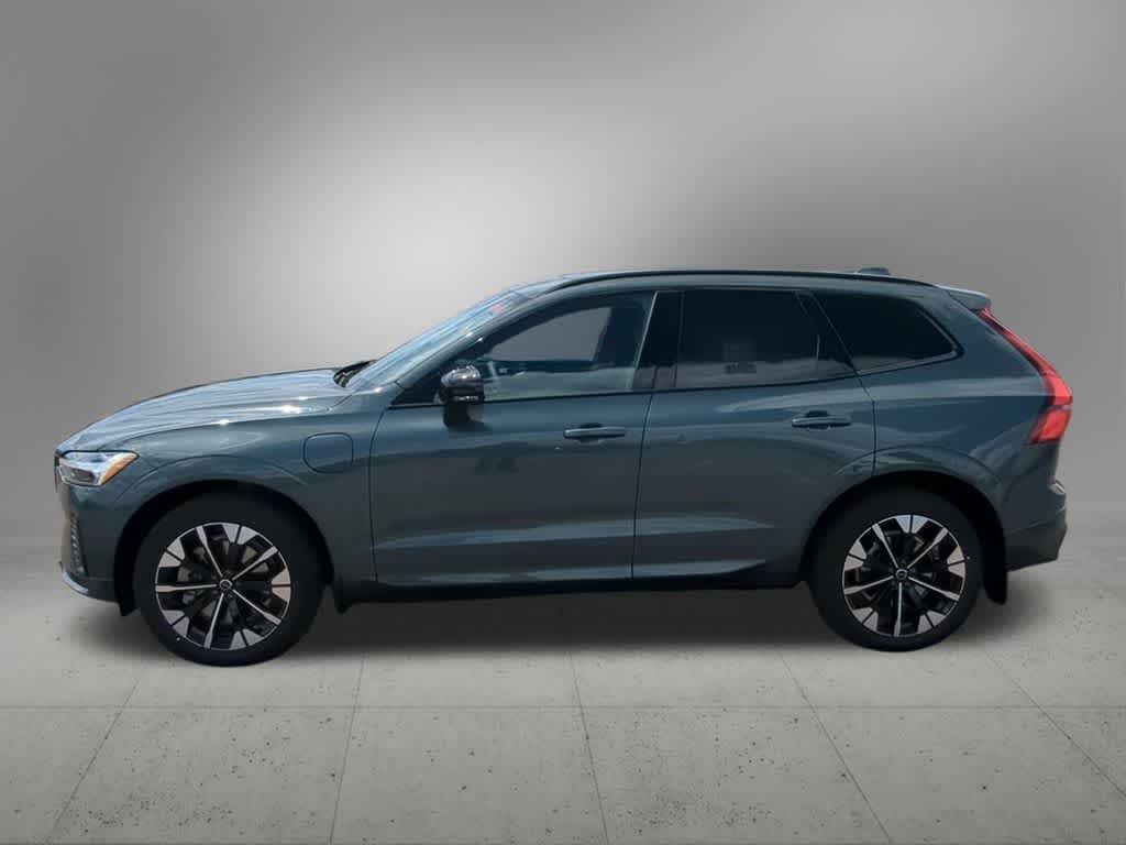 Thumbnail: 2026 Volvo XC60 - 3