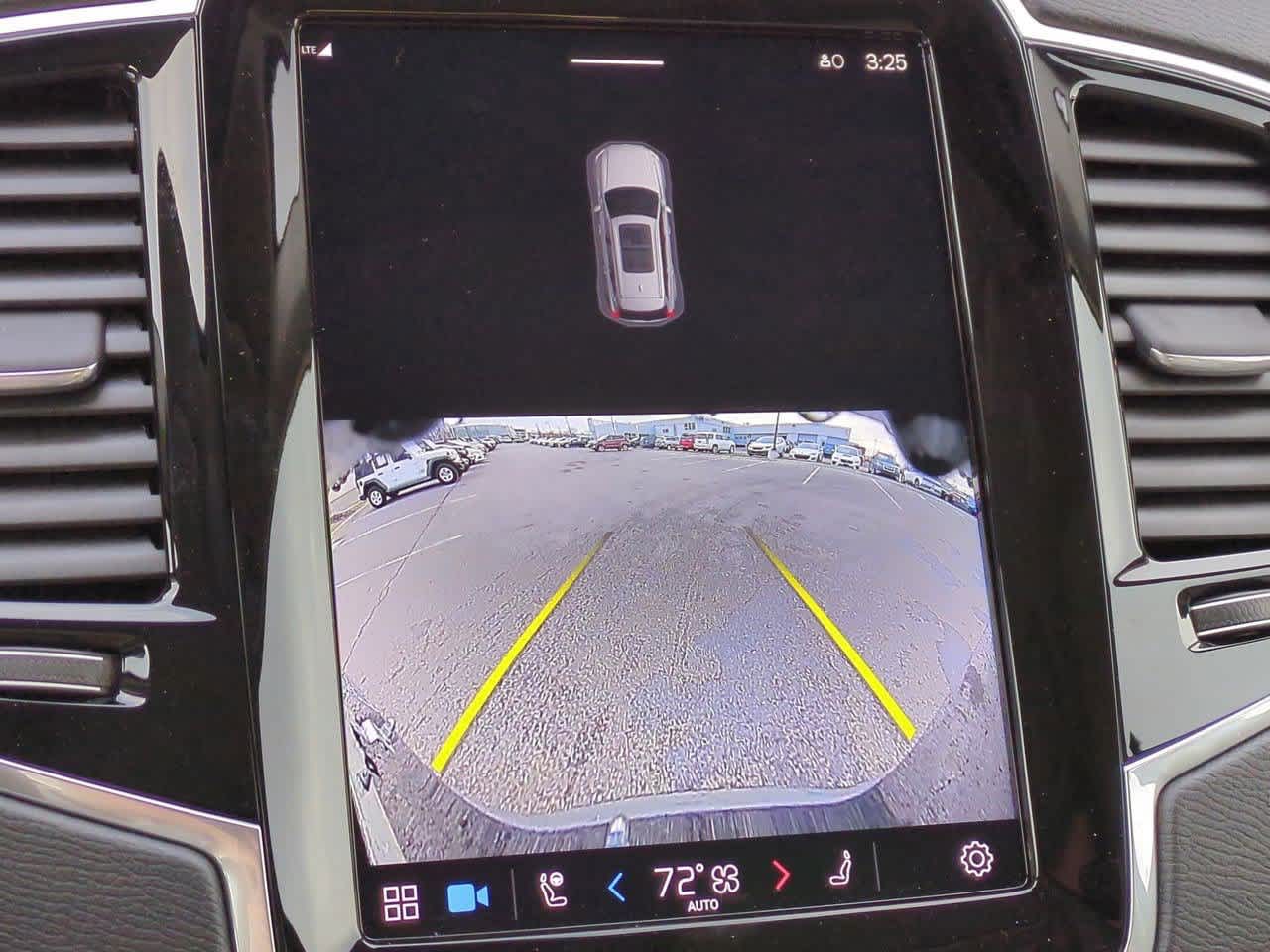 2025 Volvo XC90 T8 Plus 29