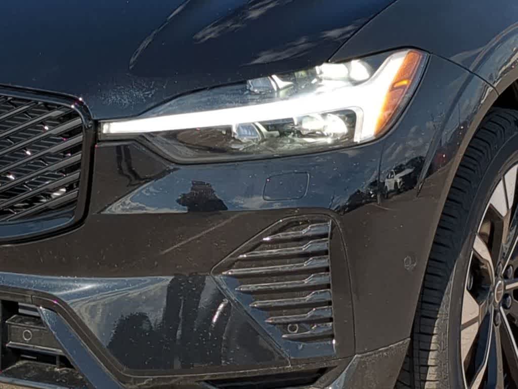 Thumbnail: 2026 Volvo XC60 - 10