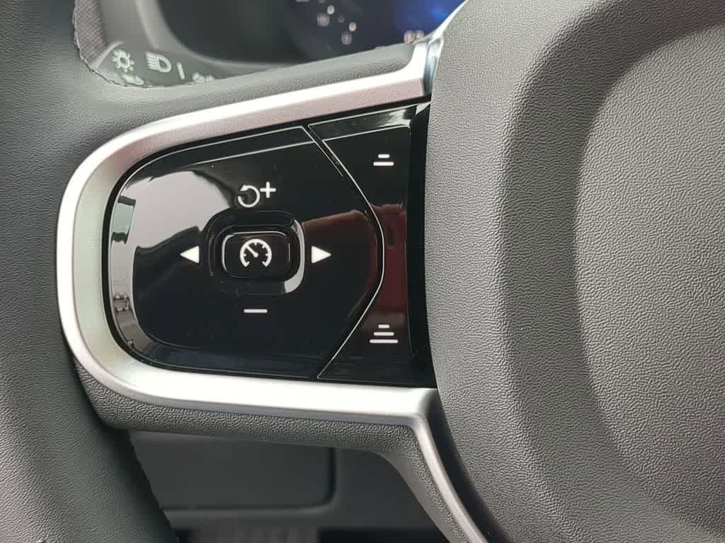 Thumbnail: 2026 Volvo XC90 - 22