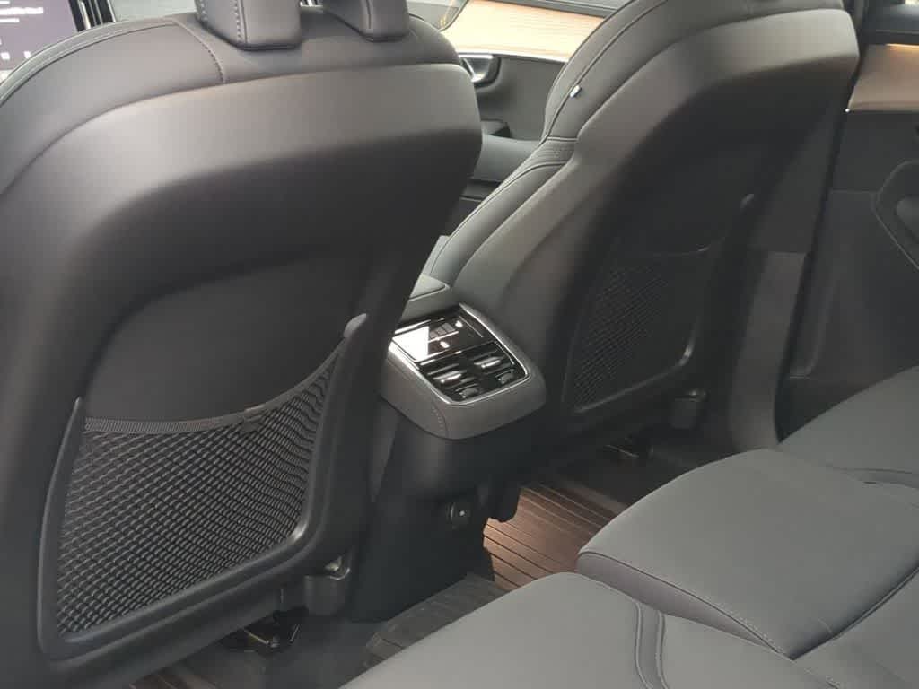 Thumbnail: 2026 Volvo XC90 - 17