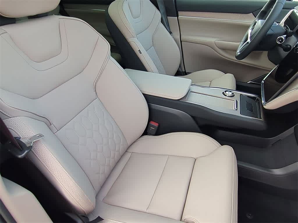 Thumbnail: 2025 Volvo EX90 - 22