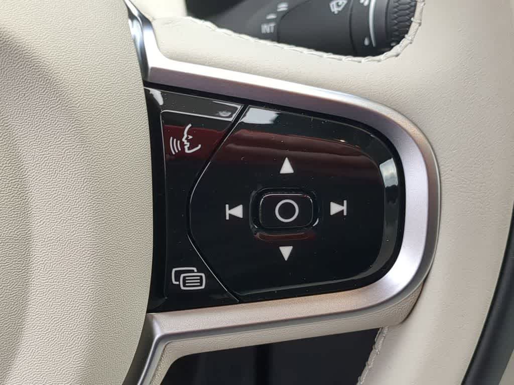 Thumbnail: 2026 Volvo XC90 - 28
