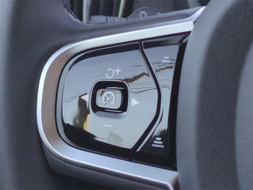 Thumbnail: 2026 Volvo XC90 - 23