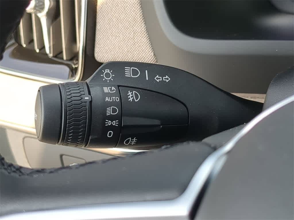 Thumbnail: 2026 Volvo XC90 - 27