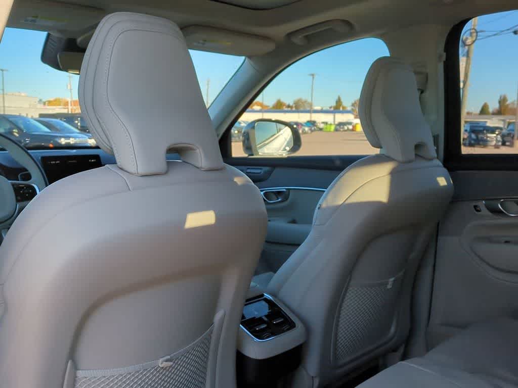 Thumbnail: 2026 Volvo XC90 - 16