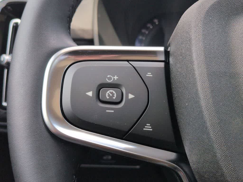 Thumbnail: 2026 Volvo XC40 - 24