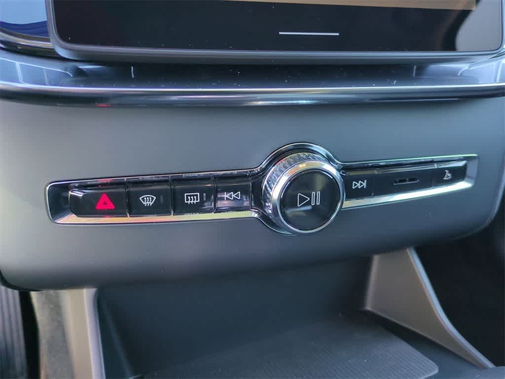 Thumbnail: 2026 Volvo XC90 - 21