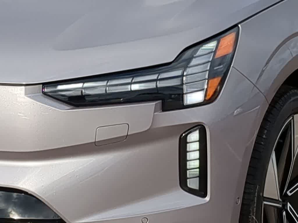 Thumbnail: 2026 Volvo EX90 - 10