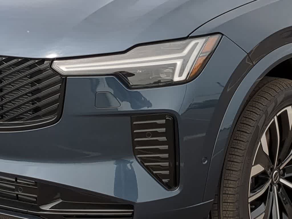 Thumbnail: 2026 Volvo XC90 - 10