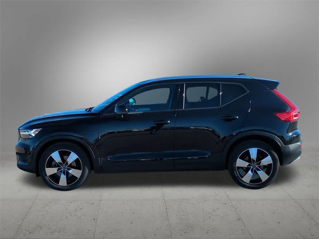 Thumbnail: 2020 Volvo XC40 - 3