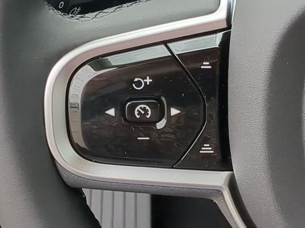 Thumbnail: 2026 Volvo XC60 - 22