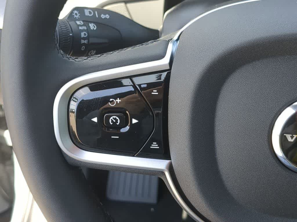Thumbnail: 2026 Volvo XC60 - 22