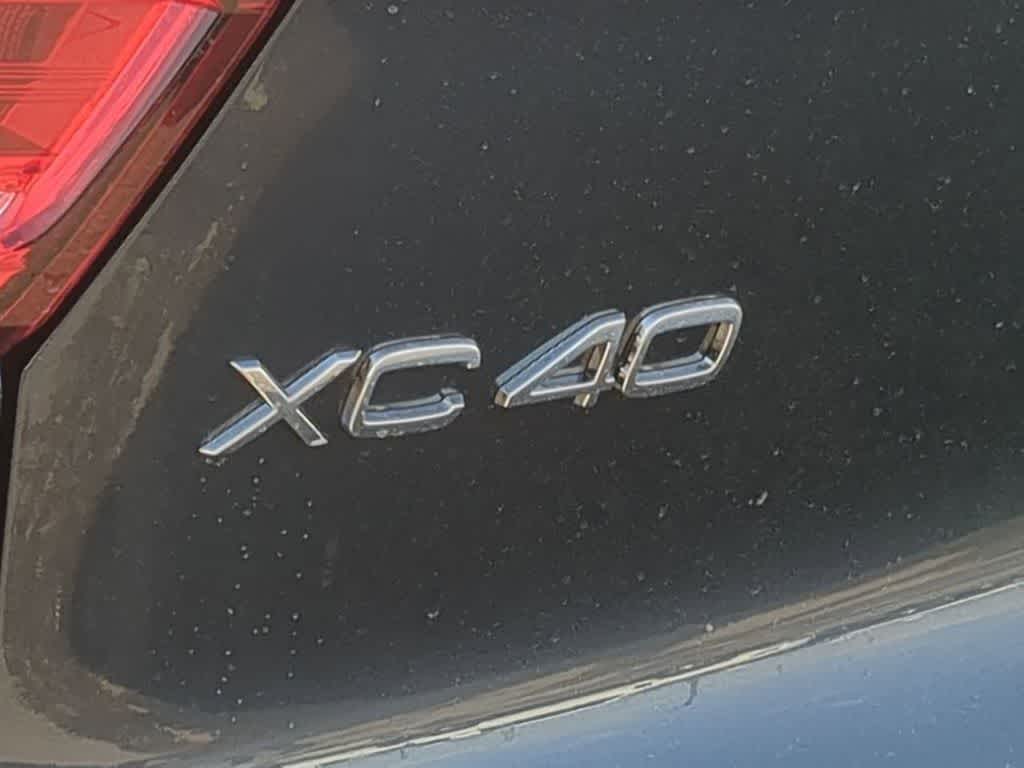 Thumbnail: 2026 Volvo XC40 - 12