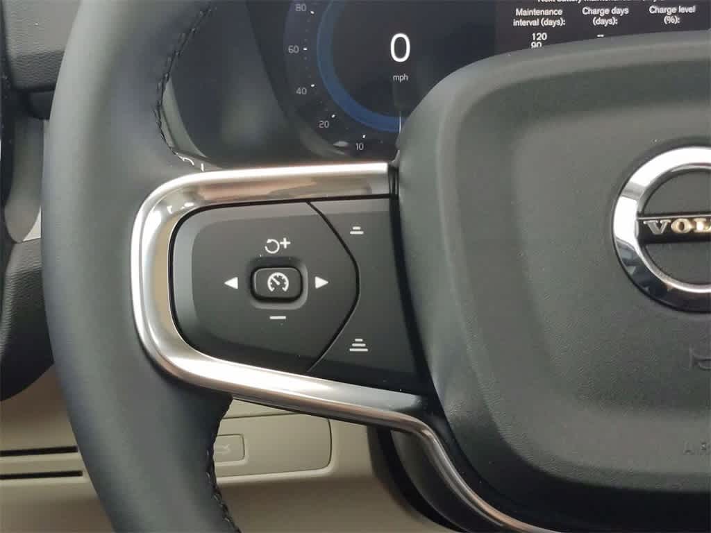 Thumbnail: 2025 Volvo XC90 - 21