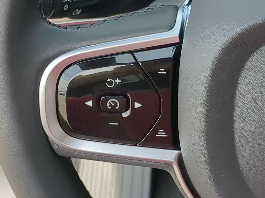 Thumbnail: 2026 Volvo XC90 - 22