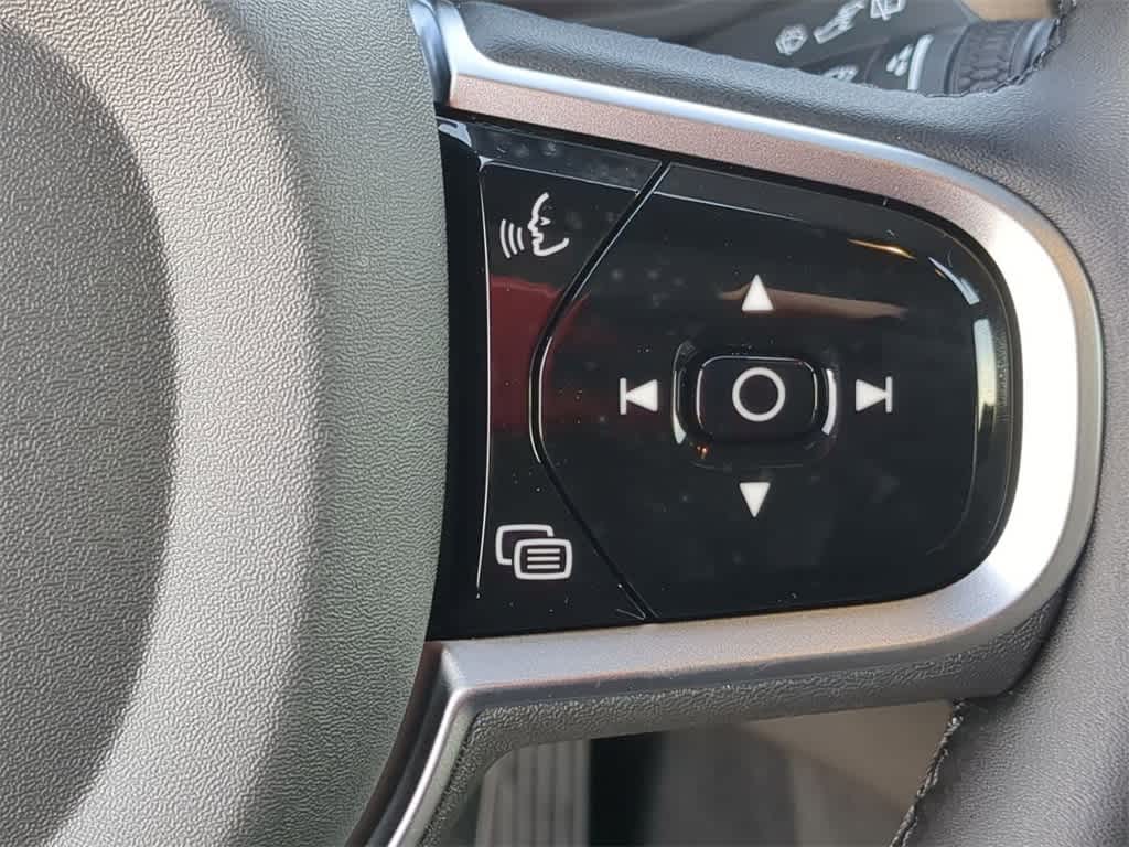 Thumbnail: 2026 Volvo XC60 - 23