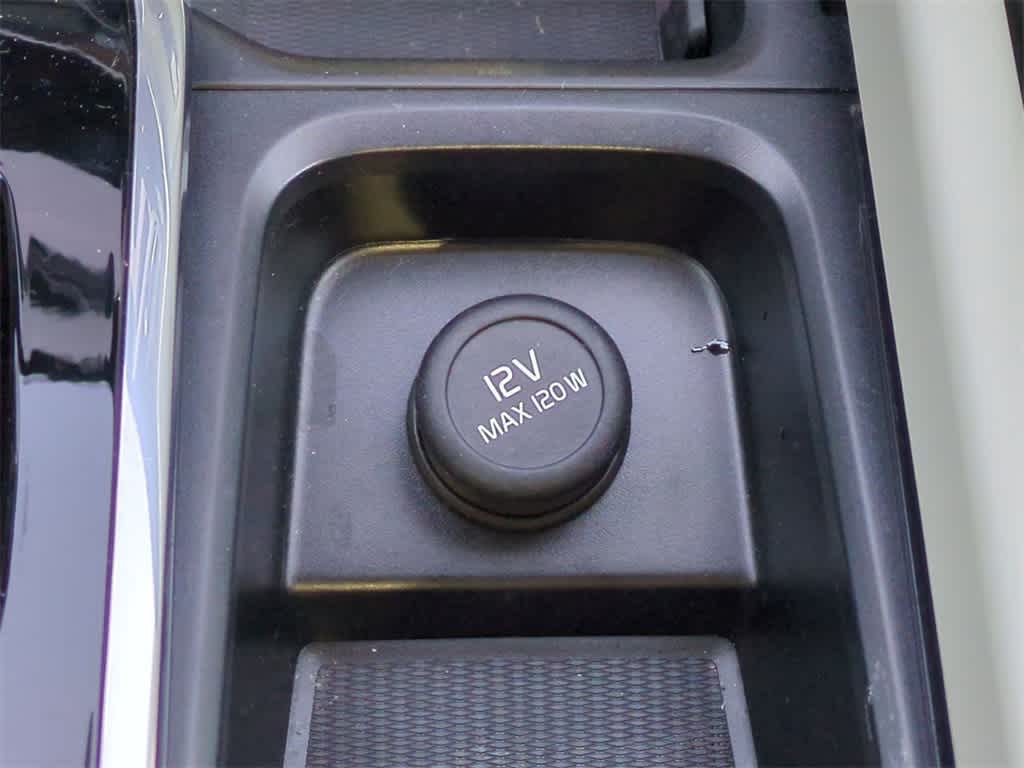 Thumbnail: 2025 Volvo XC60 - 30