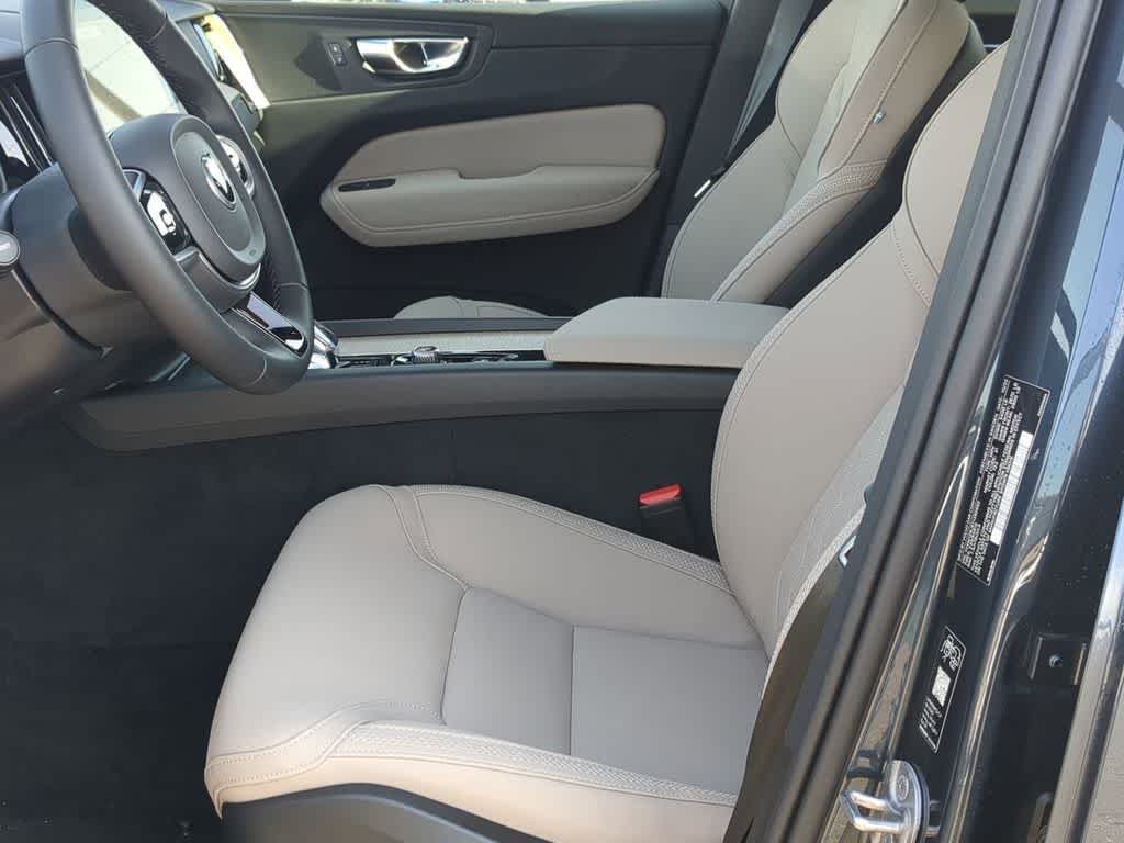 Thumbnail: 2026 Volvo XC60 - 15