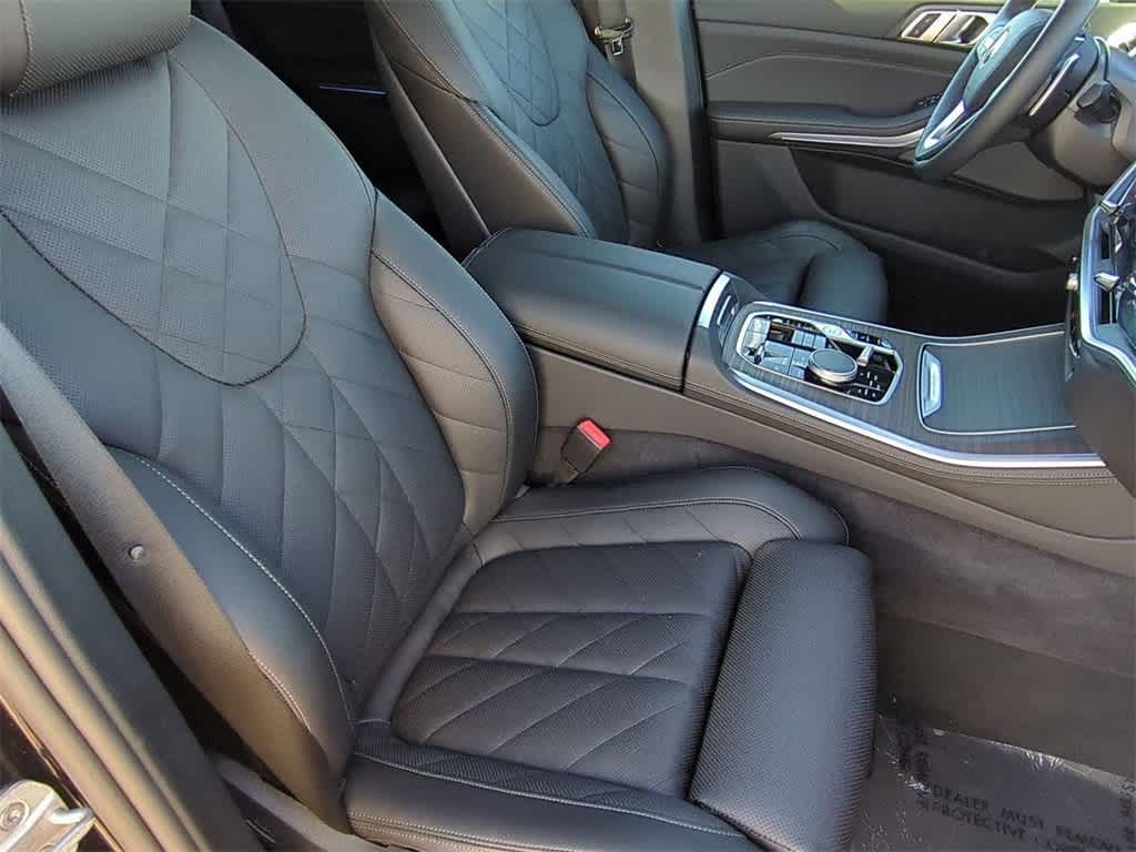 Thumbnail: 2025 BMW X5 - 21