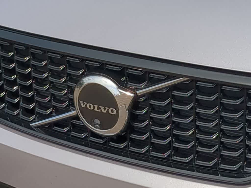 Thumbnail: 2026 Volvo XC40 - 10