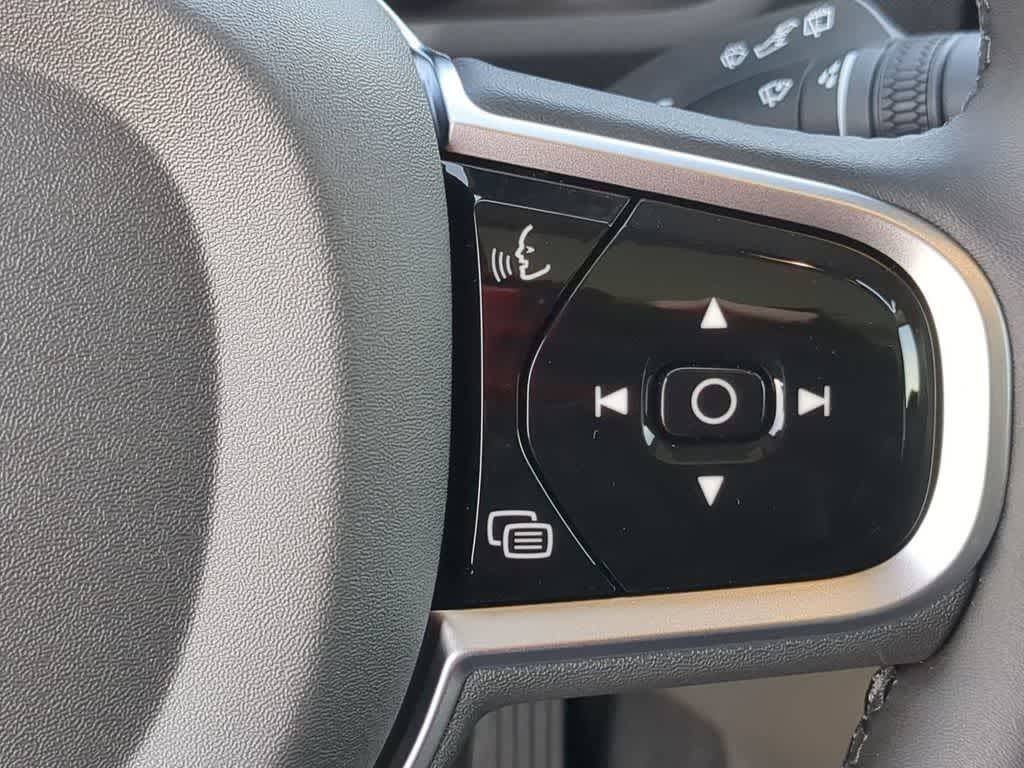 Thumbnail: 2026 Volvo XC90 - 25