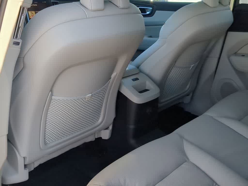 Thumbnail: 2025 Volvo XC60 - 17