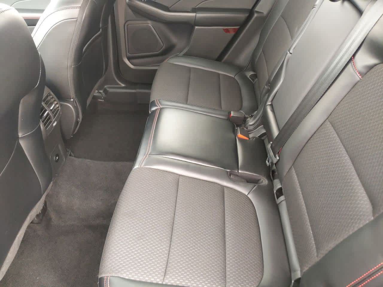 2024 Ford Escape ST-Line 18