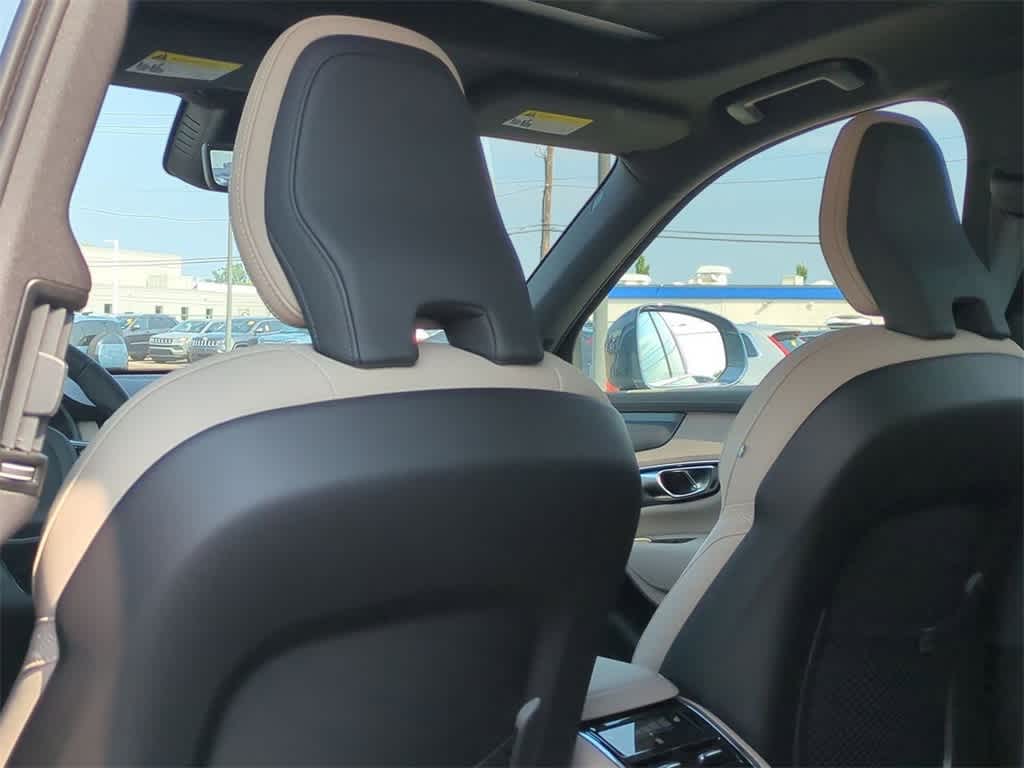 Thumbnail: 2026 Volvo XC90 - 16