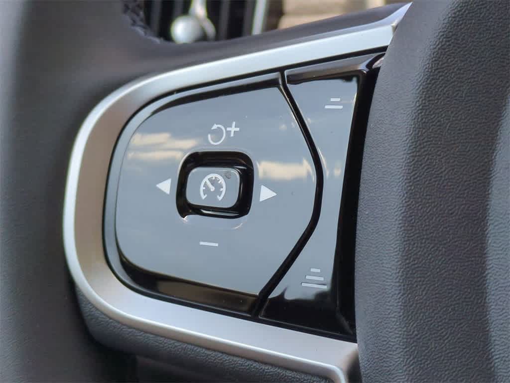 Thumbnail: 2026 Volvo XC90 - 23