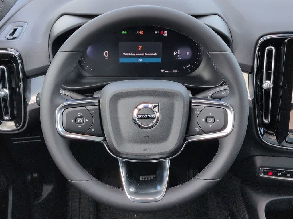 Thumbnail: 2026 Volvo XC40 - 23