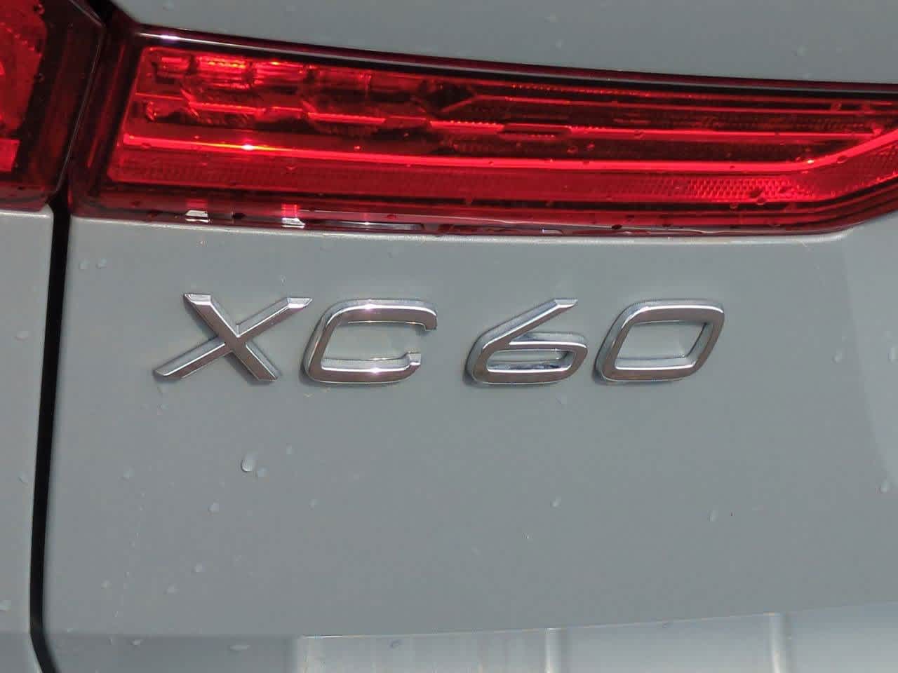 Thumbnail: 2025 Volvo XC60 - 12