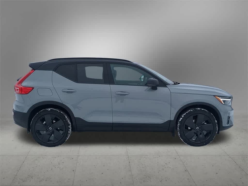 Thumbnail: 2026 Volvo XC40 - 7