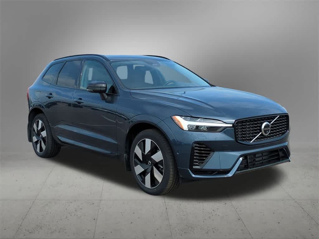 Thumbnail: 2025 Volvo XC60 - 8