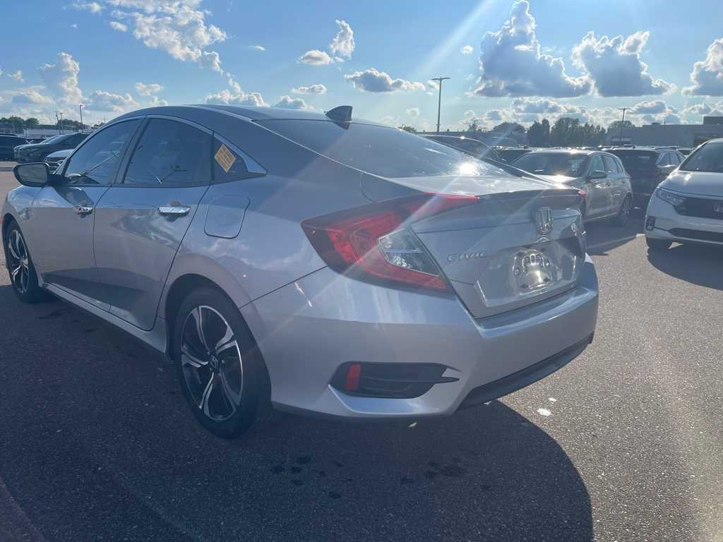 2016 Honda Civic Touring photo 3