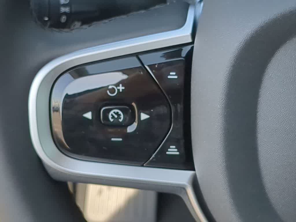 Thumbnail: 2026 Volvo XC60 - 22