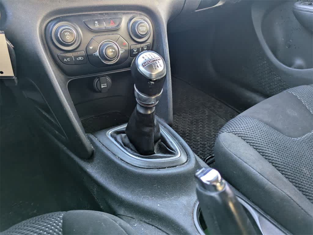 Thumbnail: 2015 Dodge Dart - 32