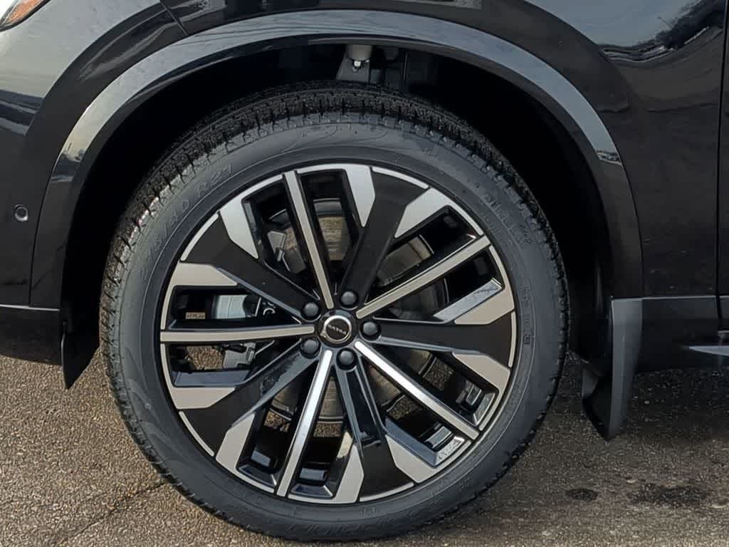 Thumbnail: 2026 Volvo XC90 - 13