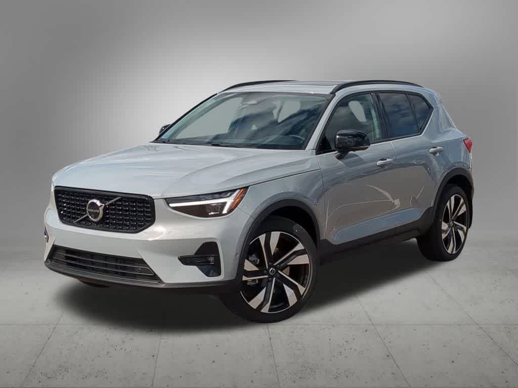 Thumbnail: 2026 Volvo XC40 - 1
