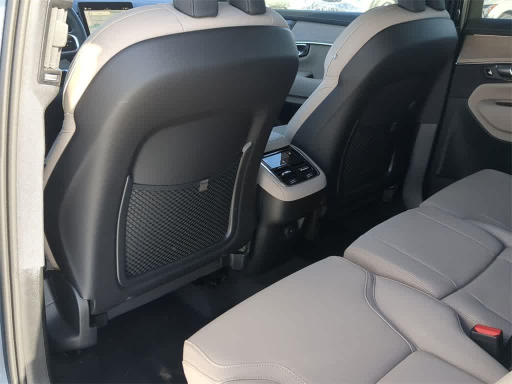 Thumbnail: 2026 Volvo XC90 - 17
