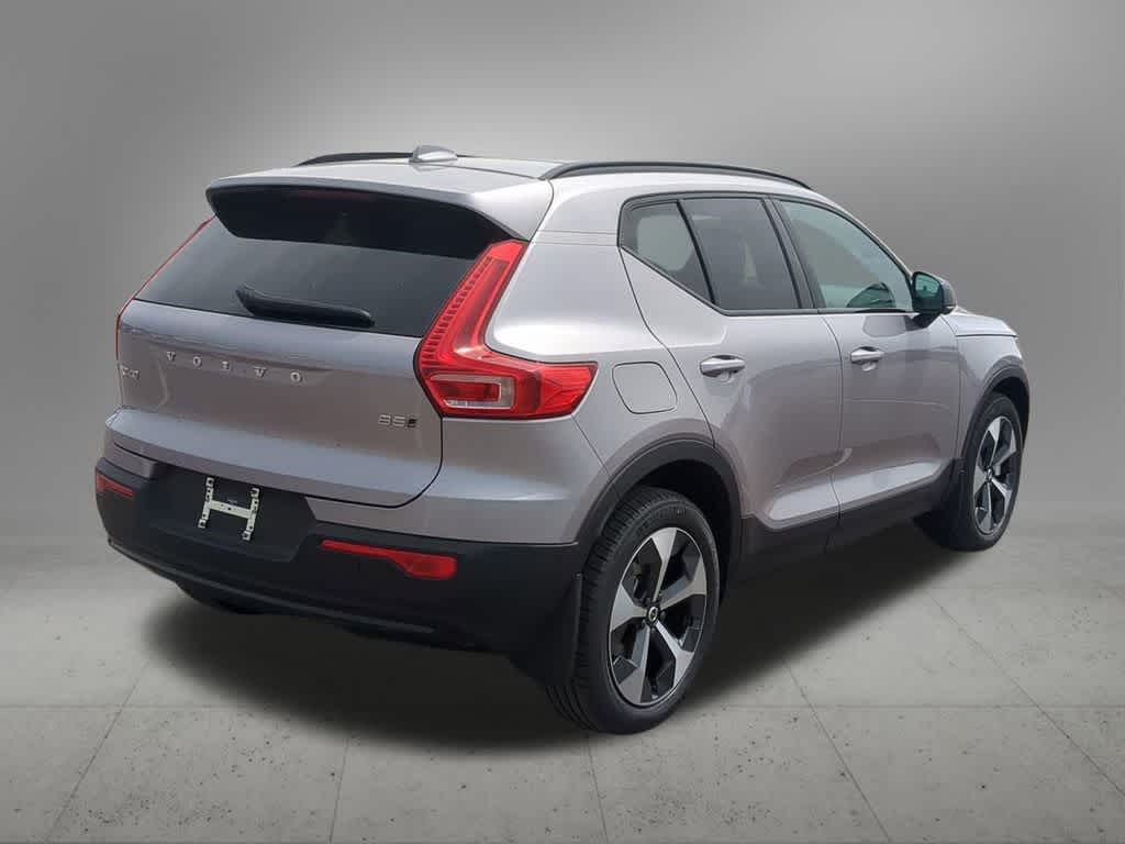 Thumbnail: 2026 Volvo XC40 - 6