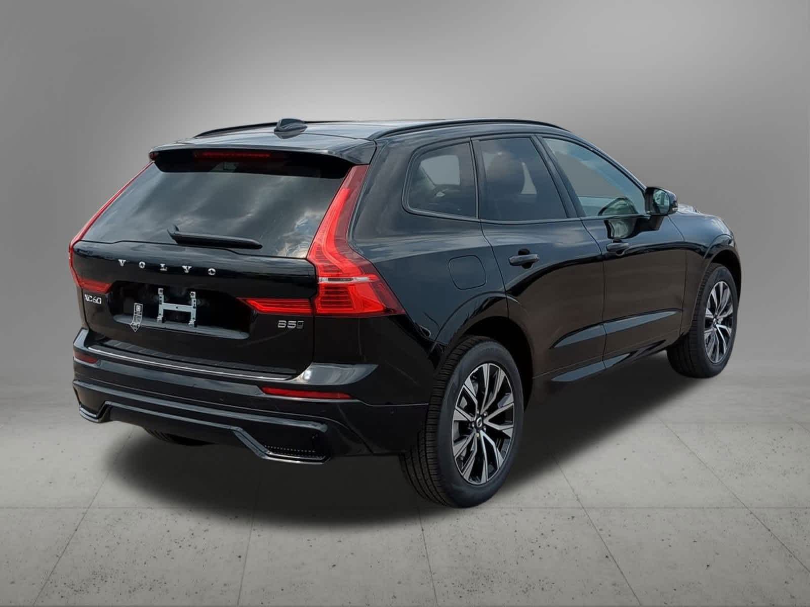Thumbnail: 2025 Volvo XC60 - 6