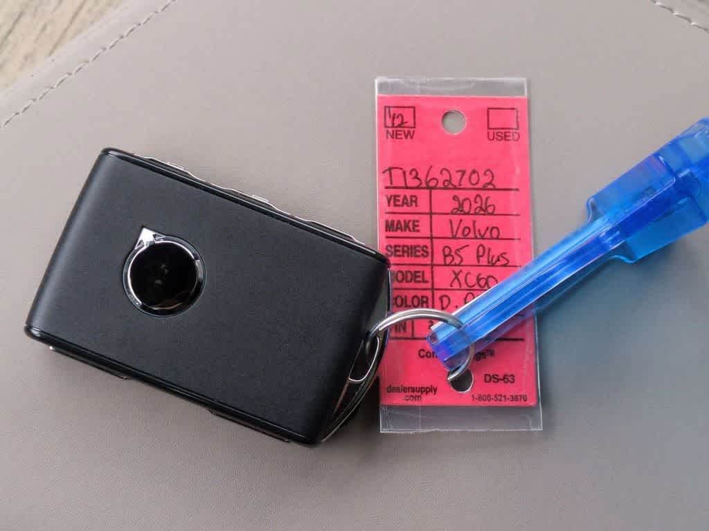 Thumbnail: 2026 Volvo XC60 - 34