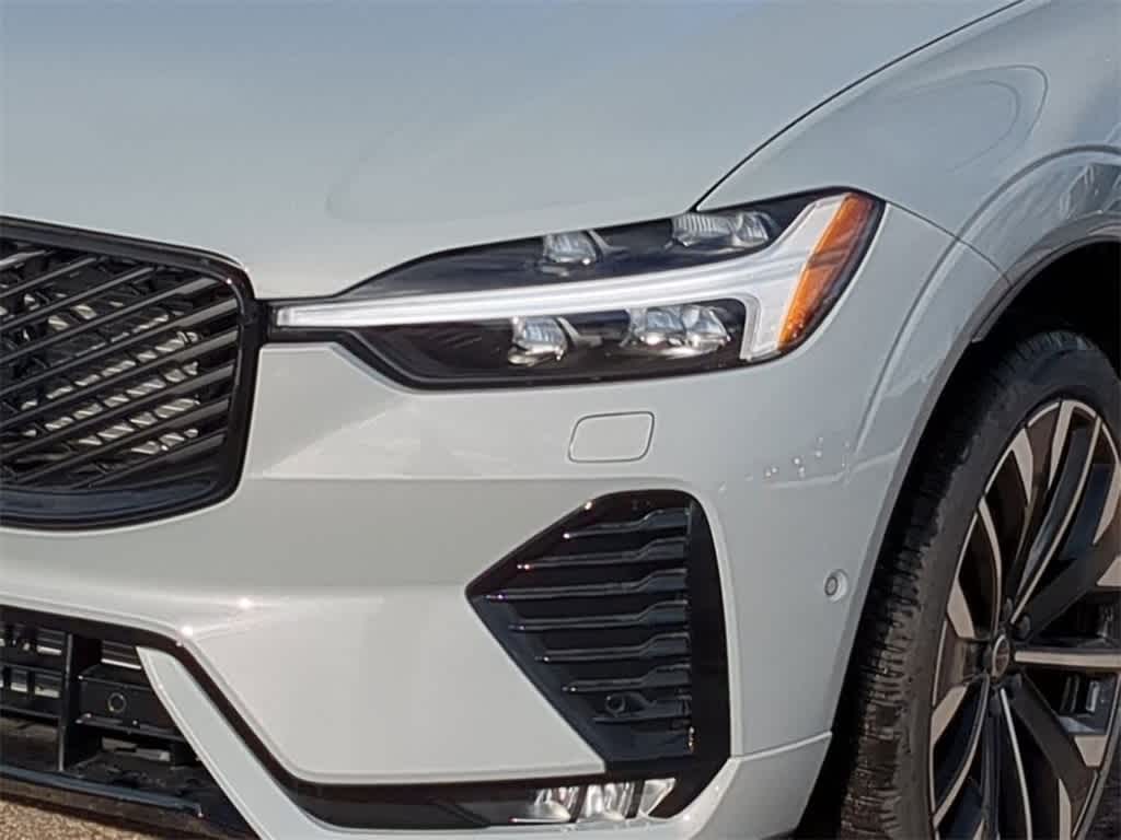 Thumbnail: 2026 Volvo XC60 - 10