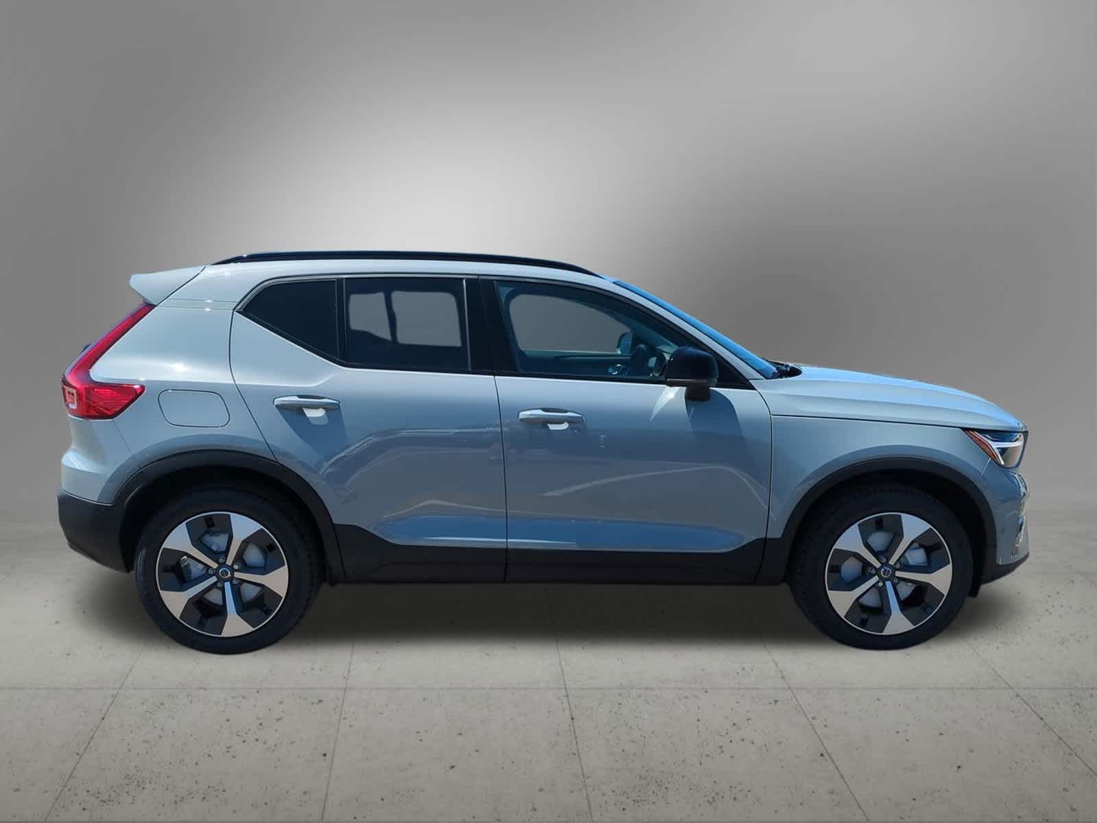 Thumbnail: 2026 Volvo XC40 - 7