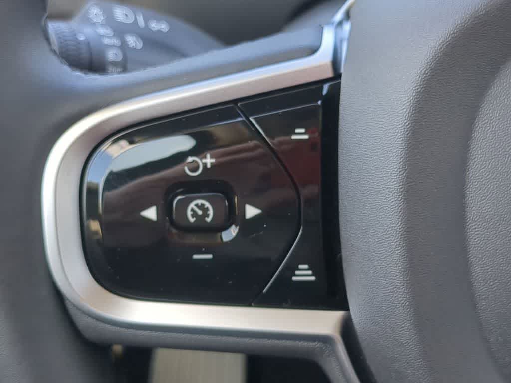 Thumbnail: 2026 Volvo XC90 - 22