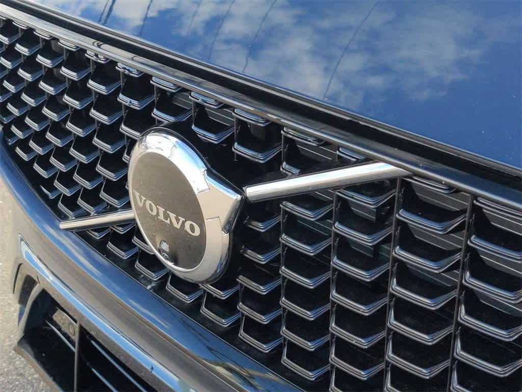 Thumbnail: 2025 Volvo XC60 - 10