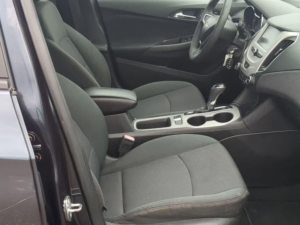 Thumbnail: 2016 Chevrolet Cruze - 19