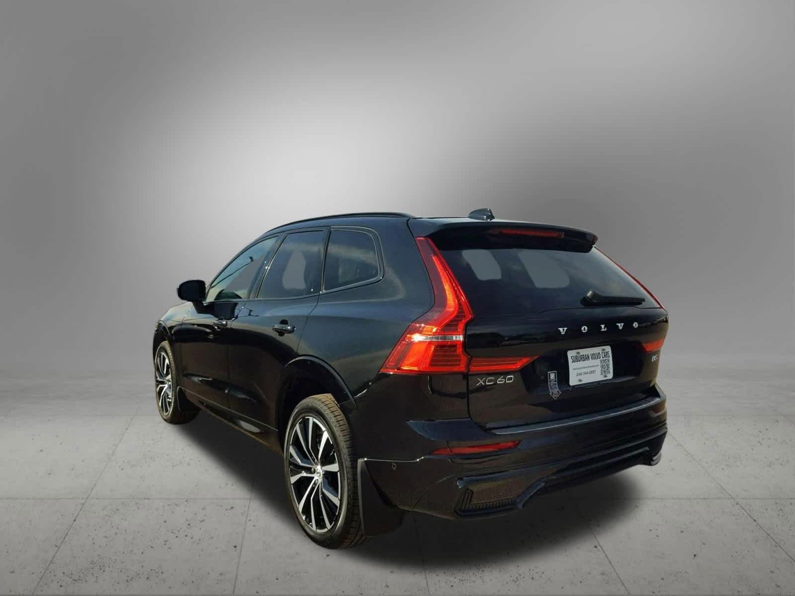 Thumbnail: 2025 Volvo XC60 - 4